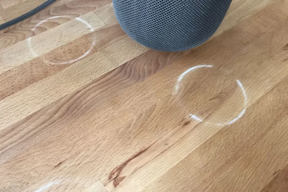 Få enkelt bort vita ringar på bordet