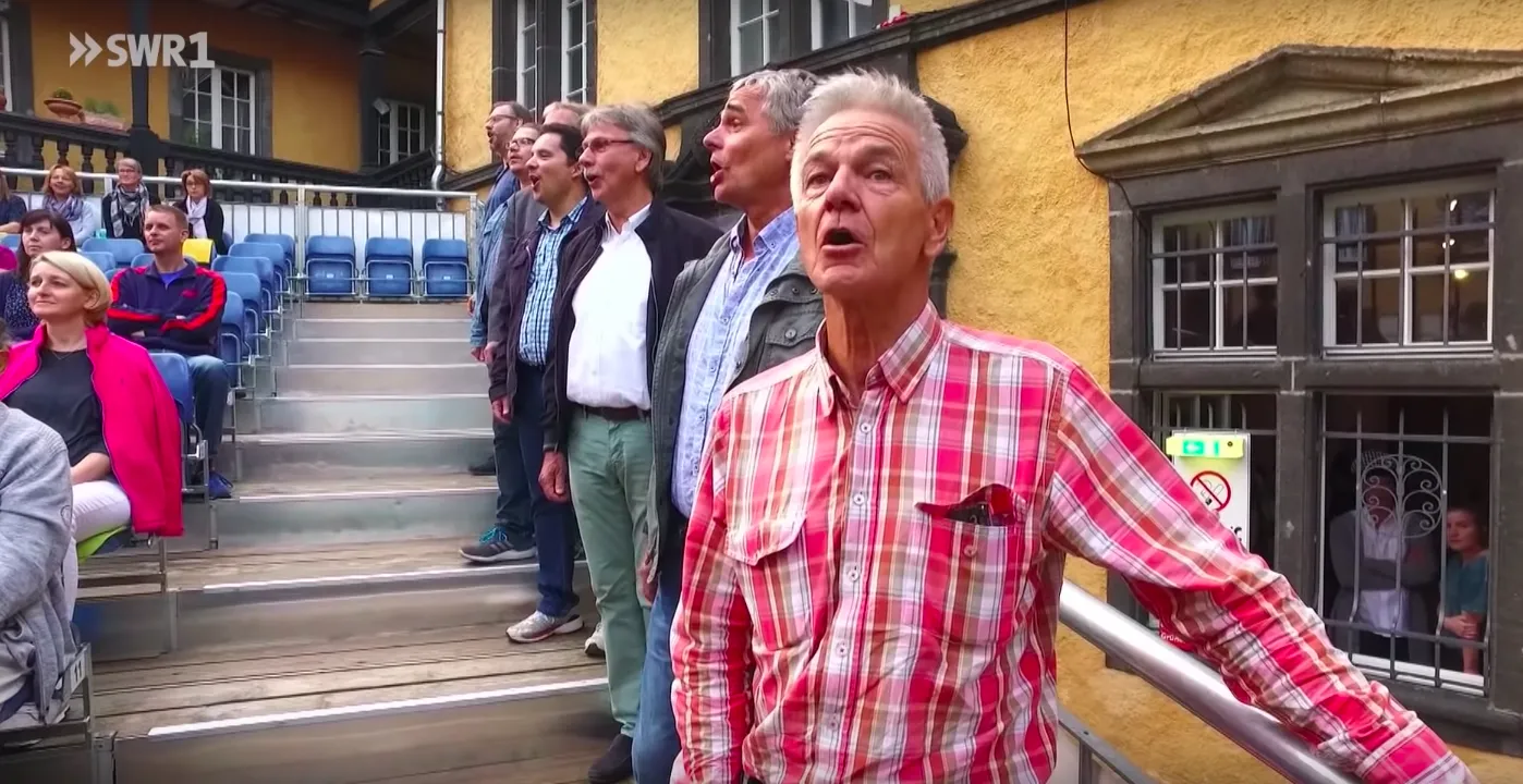 Flashmob sjunger Sound of Silence