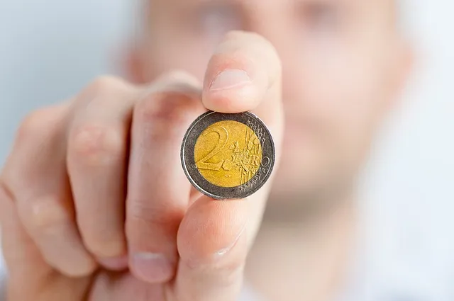Därför ska du stoppa ett mynt i frysen när du åker på semester